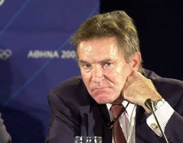 Επιτάχυνση των ρυθμών προετοιμασίας εν όψει 2004 ζητά ο Όσβαλντ