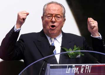 Επικριτικός έναντι των ΗΠΑ, της ΕΕ και του… ευρώ ο Ζαν Μαρί Λε Πεν