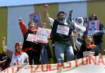 Στους 37 οι νεκροί από την απεργία πείνας στις τουρκικές φυλακές