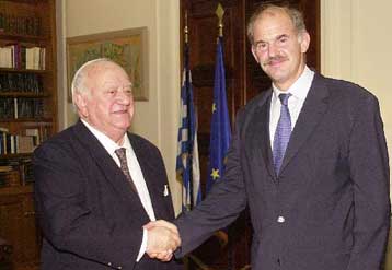 Συνάντηση του υπουργού Εξωτερικών με τον πρόεδρο του ΣΑΕ