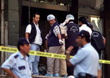 Ένας νεκρός, ένας τραυματίας σε επίθεση αυτοκτονίας στην Αγκυρα