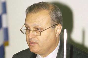 Αντιπαράθεση Νιώτη – ΝΔ στη Βουλή για την απεργία των διπλωματικών υπαλλήλων του ΥΠΕΞ