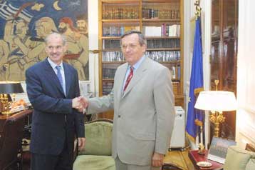 Συναντήσεις του υπουργού Εξωτερικών με τους Μάνο, Σαμαρά και Τσοβόλα