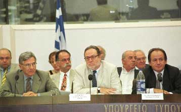 «Ναι» υπό όρους στην επιπλέον χρηματοδότηση των Ταμείων, λέει ο Τάσος Γιαννίτσης