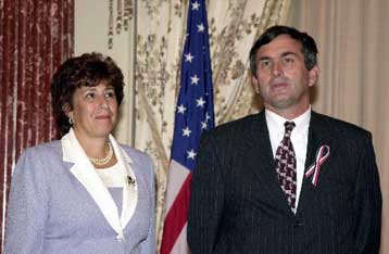 Συνεργασία για την πάταξη της τρομοκρατίας ζήτησε από την Ελλάδα ο νέος πρεσβευτής των ΗΠΑ