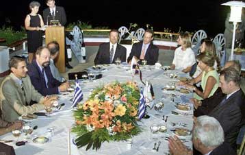 Ρoγκ και Όσβαλντ στην Αθήνα κάτω από δρακόντεια μέτρα ασφαλείας