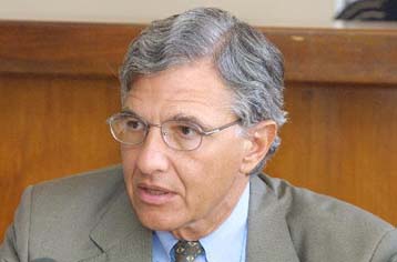 Στη Βουλή ο Κοινωνικός Προϋπολογισμός 2001 – Ανησυχία για τα Ταμεία