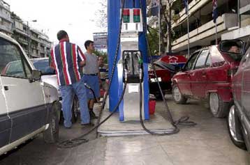 Φθηνότερα από την Τετάρτη πετρέλαιο κίνησης και βενζίνη