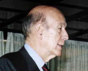 Ο Ζισκάρ Ντ Εστέν αφήνει ανοιχτό το ενδεχόμενο να είναι υποψήφιος για τη γαλλική προεδρία