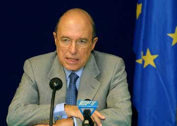 Προτεραιότητα η μάχη κατά της τρομοκρατίας τόνισε ο Σημίτης μετά τη Σύνοδο Κορυφής