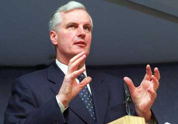 Δεν θα μειωθούν τα κονδύλια των διαρθρωτικών Ταμείων, τονίζει ο Μισέλ Μπαρνιέ