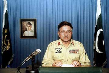 Προς άρση των αμερικανικών κυρώσεων κατά του Πακιστάν και επαναδιαπραγμάτευση του χρέους του