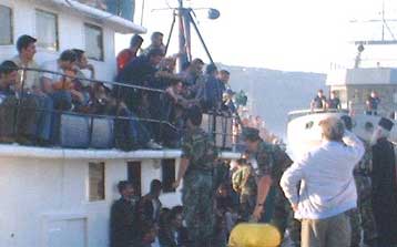 Περίπου 200 λαθρομετανάστες συνελήφθησαν νοτιοδυτικά της Ικαρίας