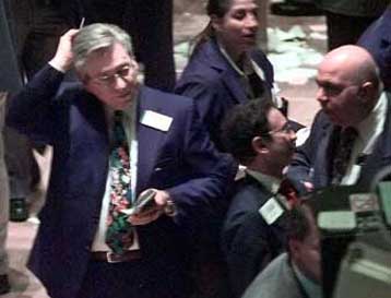 Υποχωρούν για τέταρτη συνεχόμενη ημέρα Nasdaq και Dow Jones στο άνοιγμα της Πέμπτης