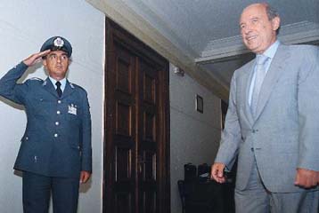 Νέα πολιτική εθνικής άμυνας επεξεργάζεται η κυβέρνηση