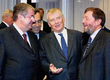 Τρόπους για την καταπολέμηση της τρομοκρατίας εξετάζουν οι υπουργοί Δικαιοσύνης και Δημόσιας Τάξης