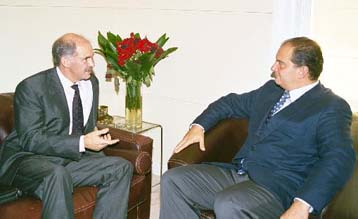 Διαφώνησαν για τη σύγκληση του Συμβουλίου Πολιτικών Αρχηγών Παπανδρέου – Καραμανλής