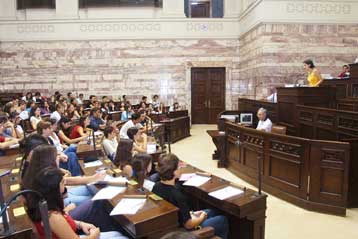 Θέματα παιδείας κυριάρχησαν στη συνάντηση του πρωθυπουργού με τους έφηβους βουλευτές