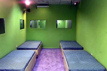 Τα τρομοκρατικά χτυπήματα στις ΗΠΑ γεννούν διλήμματα στον Big Brother