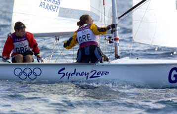 Ακόμη ένα χρυσό για την ελληνική ιστιοπλοΐα από τις Μπεκατώρου, Τσουλφά στο Παγκόσμιο 470