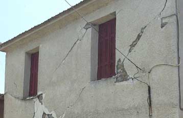 Αρχισε η καταγραφή των ζημιών από το σεισμό στο Μελιγαλά