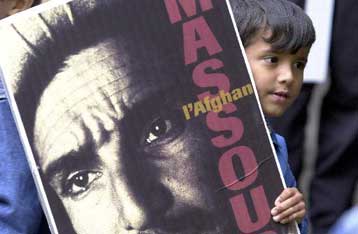 Υπέκυψε στα βαριά τραύματά του ο ηγέτης της αφγανικής αντιπολίτευσης