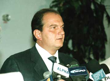 Ο πρόεδρος της ΝΔ αναμένει την πρώτη πτήση για να επιστρέψει στην Αθήνα