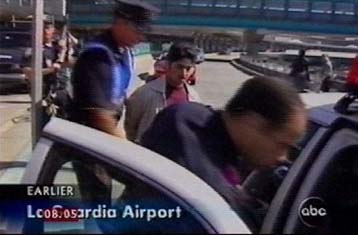 Σφίγγει ο κλοιός γύρω από τους τρομοκράτες, υποστηρίζει το FBI