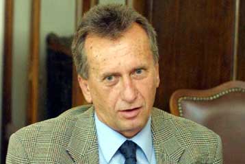 Ο Γ.Δρυς παρουσίασε το νομοσχέδιο για την εισαγωγή του ευρώ – Υπερψήφιση του ν/σ από τη ΝΔ