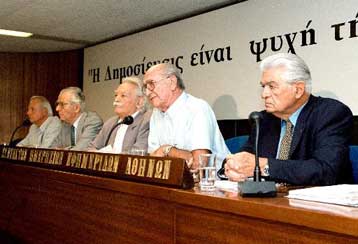 Για μεροληψία υπέρ του γερμανικού Δημοσίου κατηγορείται ο Στ.Ματθίας