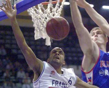 Η Ρωσία πήρε την 5η και προνομιούχα θέση με νίκη 78-73 επί της Γαλλίας