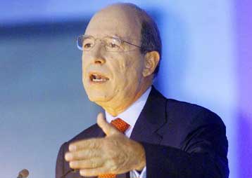 Θα ηγηθώ του ΠΑΣΟΚ στις εκλογές του 2004, τόνισε ο Κώστας Σημίτης από τη ΔΕΘ