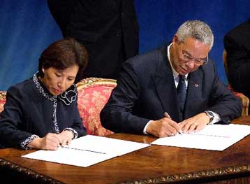 Ζητάμε συγγνώμη, μην ζητάτε αποζημιώσεις για τον Β΄ Παγκόσμιο Πόλεμο, λέει η Ιαπωνία