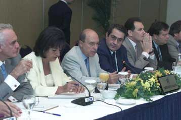 Αντιμέτωπος με τη δυσπιστία για τις εξαγγελίες του βρέθηκε ο πρωθυπουργός