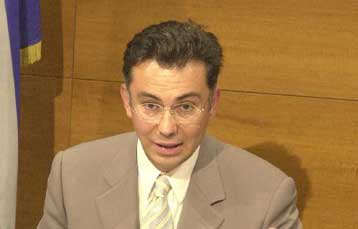 «Χιλιοπαιγμένη ταινία» η ομιλία Σημίτη, λέει η ΝΔ