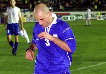 Με αποχωρήσεις ξεκινά η «αναστύλωση» της εθνικής ποδοσφαίρου