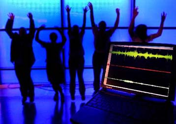 Ανεπιτυχής η μαζική προσπάθεια Βρετανών μαθητών να… προκαλέσουν σεισμό