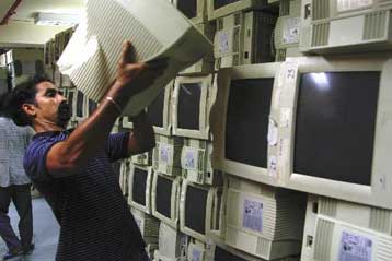 Στο 4,9% «εκτινάχθηκε» η ανεργία στις ΗΠΑ τον Αύγουστο