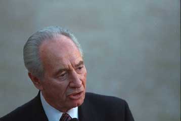 Ο Πέρες επιβεβαιώνει ότι θα συναντήσει τον Αραφάτ στην Ιταλία