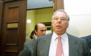 Έντονες αντιδράσεις από τις δηλώσεις Έβερτ για την υπόθεση της ΔΕΚΑ