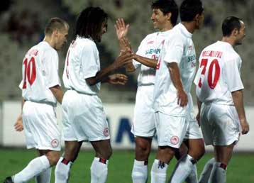 Ενότητα και ομαδικότητα ζήτησε ο Τάκης Λεμονής