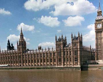 Εν αναμονή των αποφάσεων της Τράπεζας της Αγγλίας για τα επιτόκια