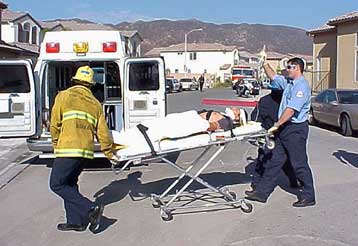 Τρεις νεκροί και δύο τραυματίες από πυροβολισμούς αγνώστου σε σπίτι στο Λος Αντζελες