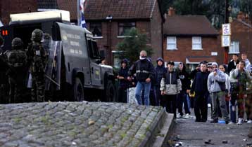 Καθολικοί μαθητές στο στόχαστρο φανατικών προτεσταντών στο Μπέλφαστ