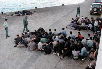 Πέντε νεκροί λαθρομετανάστες κοντά στο Μαντούδι