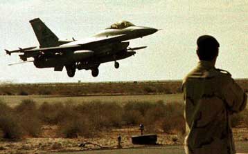 Νέο κύμα αεροπορικών επιθέσεων στο Ιράκ – Τέσσερις τραυματίες από τις αμερικανικές βόμβες