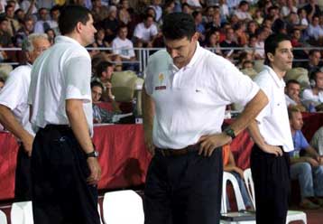 Ο Κ. Πετρόπουλος παραιτήθηκε από τη τεχνική ηγεσία της ελληνικής ομάδας μπάσκετ