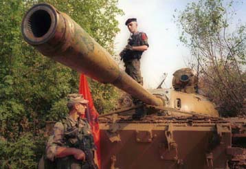 Εάν η Βουλή της ΠΓΔΜ δεν ψηφίσει τις αλλαγές, δεν παραδίδουμε τα όπλα διατείνεται ο UCK