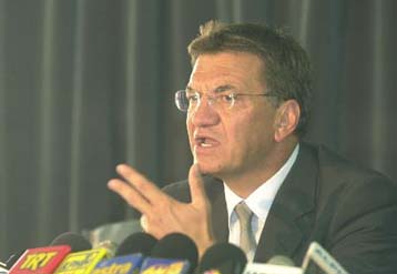 Το θέμα των ταυτοτήτων έχει κλείσει νομικά και ουσιαστικά δηλώνει ο υπουργός Παιδείας