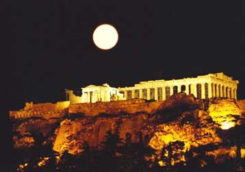 Υπό τους ήχους της μουσικής αποχαιρετά η Ελλάδα την τελευταία καλοκαιρινή πανσέληνο